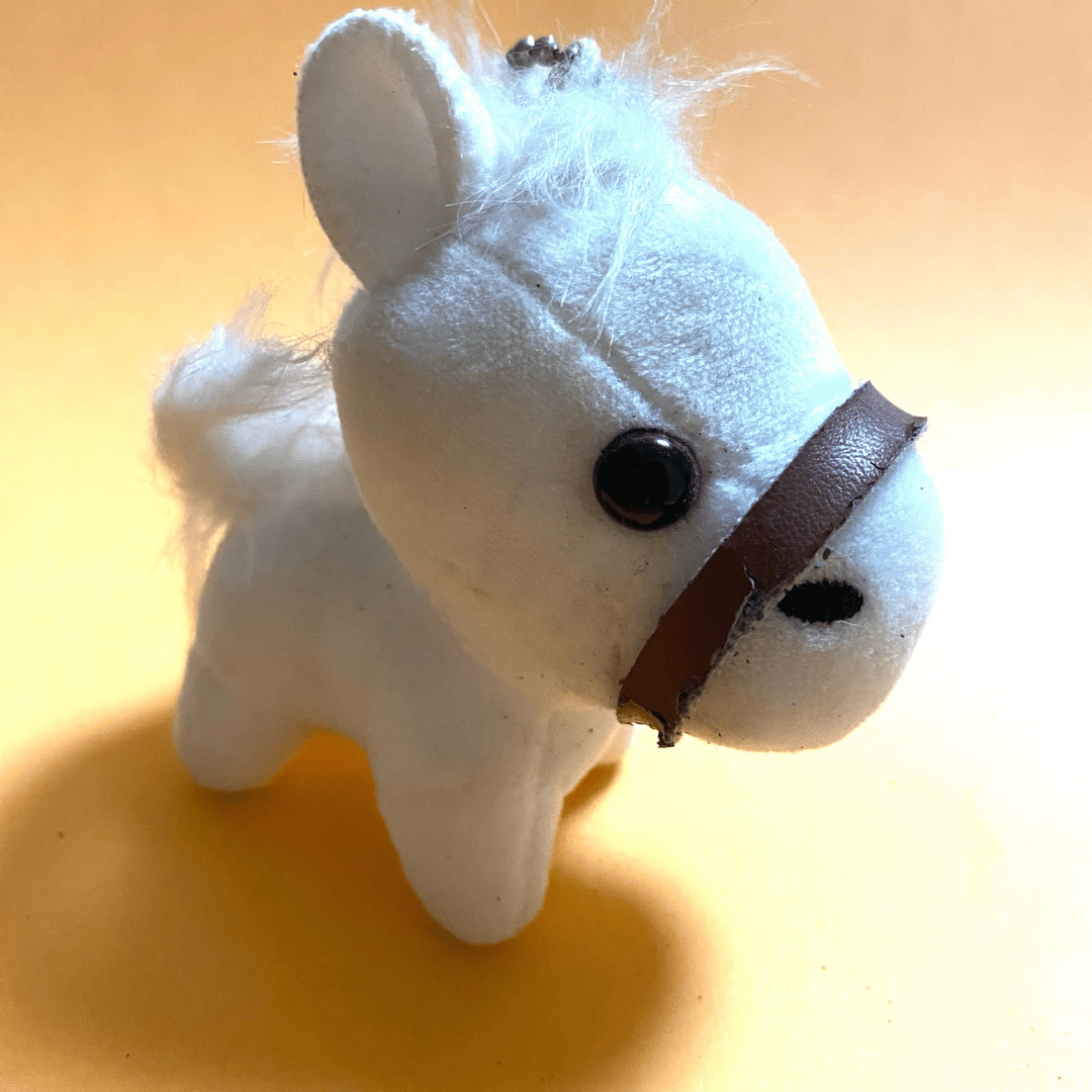 馬のモチーフのお守り